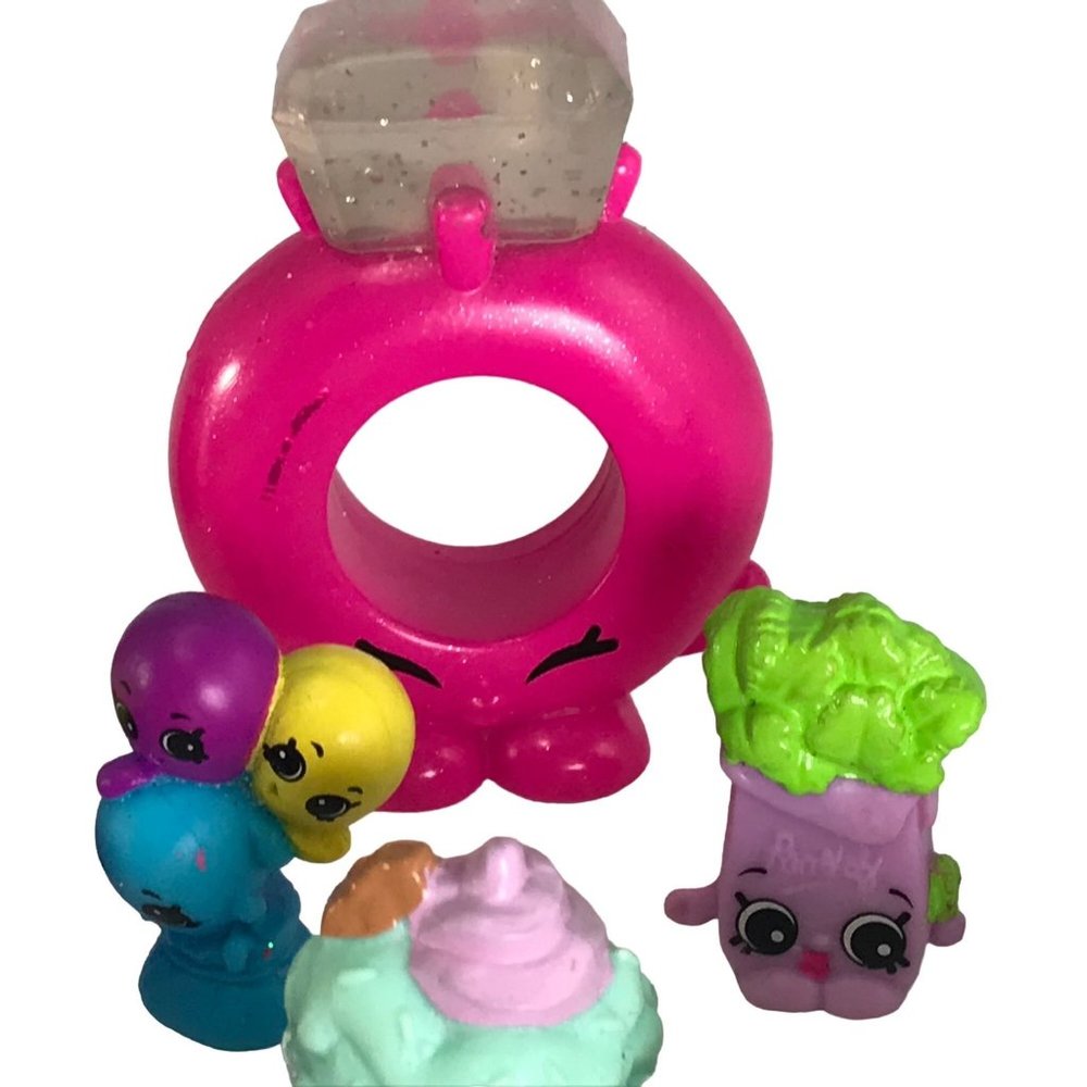 Lot of 37  Shopkins 22 Pencil Toppers 15 Non Pencil Toppers Backpack Rhonda Ring - Picture 8 of 12